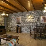 εn Plo Luxury מלון דירות Karavostásion