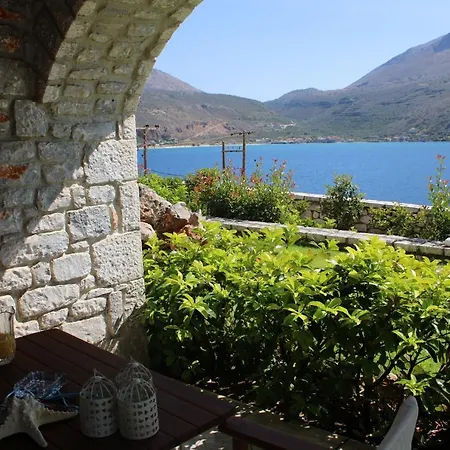 Apart-hotel εn Plo Luxury