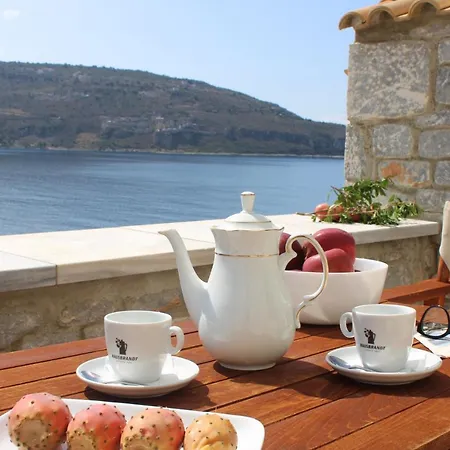 Aparthotel εn Plo Luxury 3*