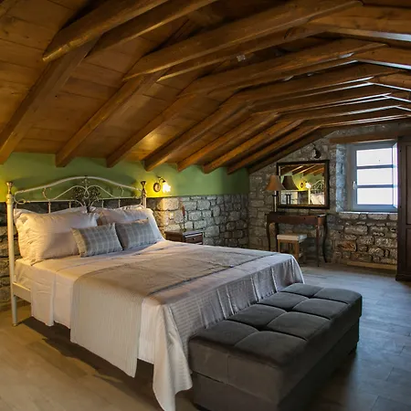 Aparthotel εn Plo Luxury Karavostasi (East Mani)