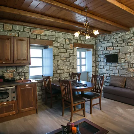 εn Plo Luxury 4* Karavostásion