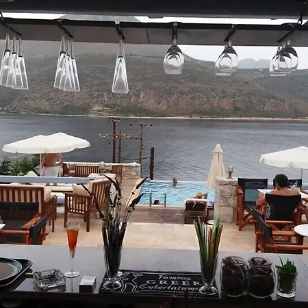 εn Plo Luxury 4* Karavostasi (East Mani)