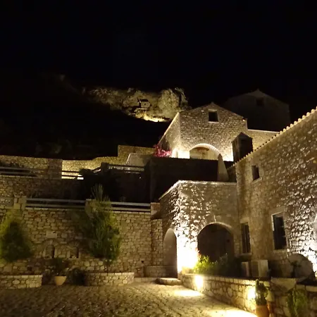 εn Plo Luxury 4*