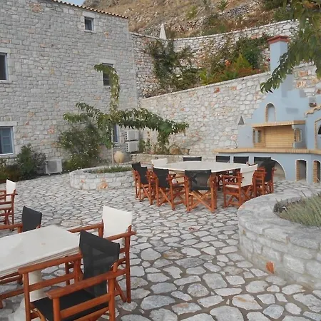 Aparthotel εn Plo Luxury Karavostásion