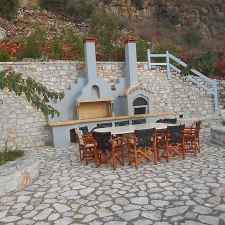 εn Plo Luxury 4* Karavostasi (East Mani)