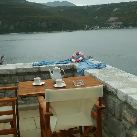 εn Plo Luxury 3* Karavostásion