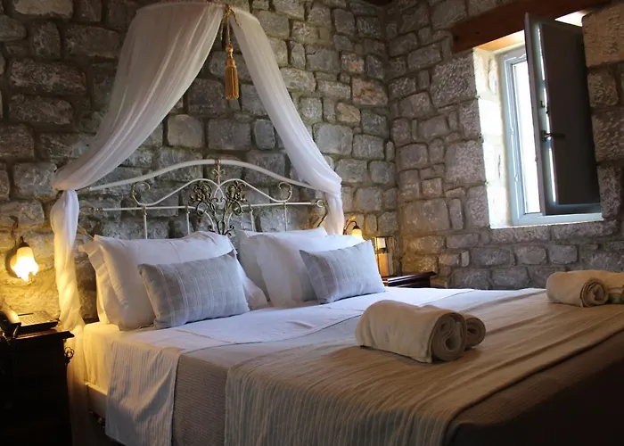 Aparthotel εn Plo Luxury Karavostasi (East Mani)