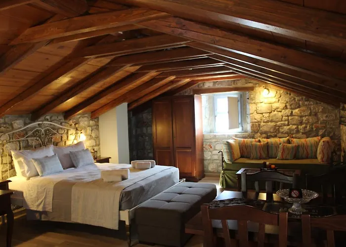 Aparthotel εn Plo Luxury 4*