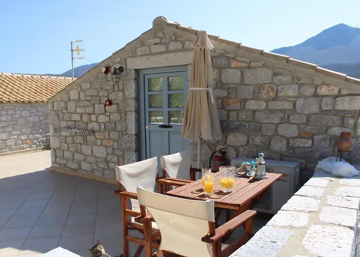 Aparthotel εn Plo Luxury Karavostásion