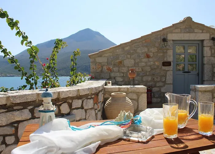 Aparthotel εn Plo Luxury Karavostasi (East Mani)