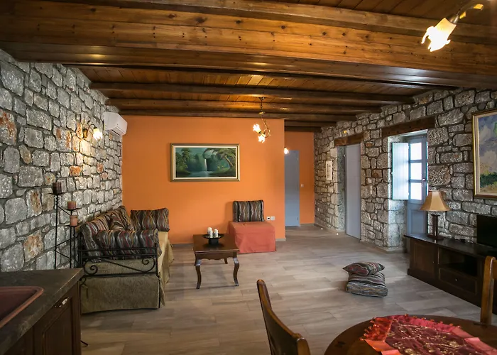 εn Plo Luxury Apartahotel Karavostásion