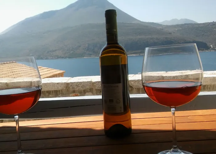 εn Plo Luxury 4* Karavostasi (East Mani)