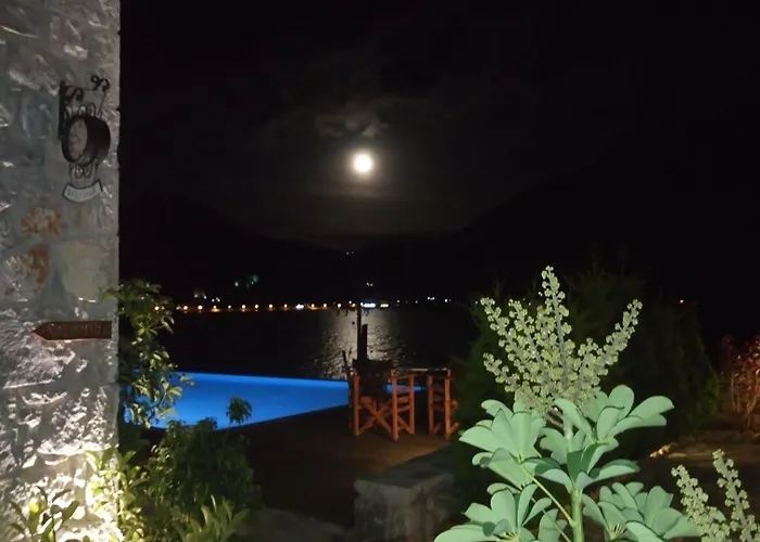 εn Plo Luxury Aparthotel Karavostásion